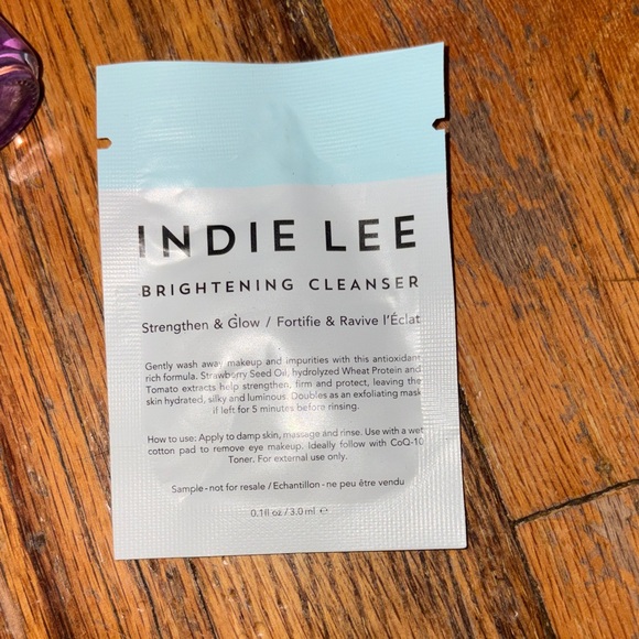 Random Beauty Bundle - Picture 6 of 8